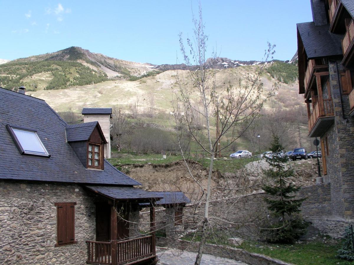 Casa De Piedra Con Encanto En El Bonito Pueblo De Bagergue Villa Exterior photo